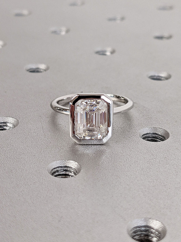 2.5ct Emerald cut Lab Grown Didamond Solitare Bezel Set Promise Ring 14K 18K White Gold