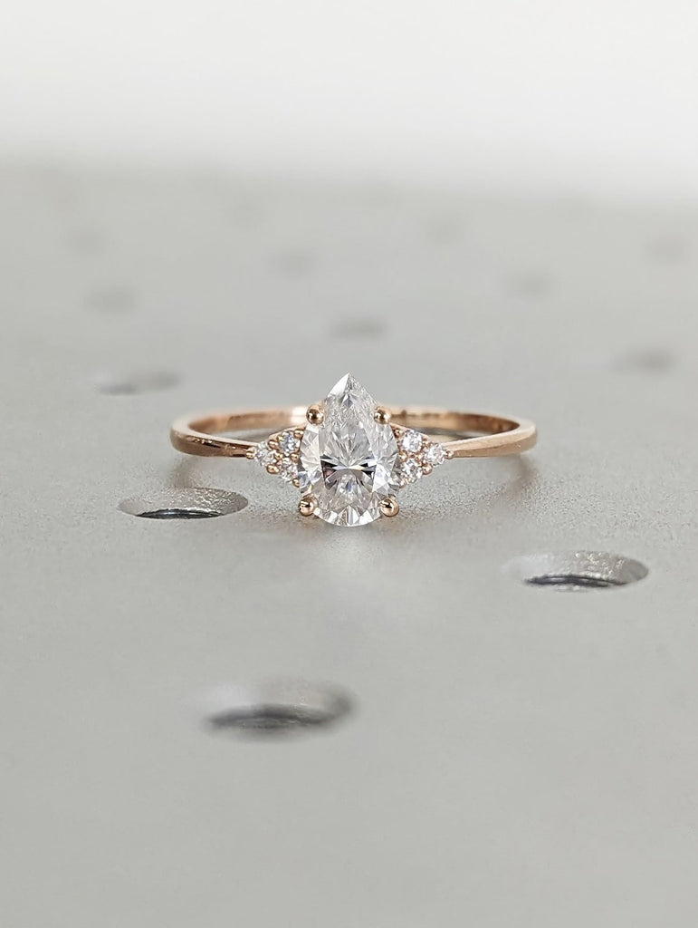 Art Deco Pear cut Lab Grown Diamond Women Engagement Anniversary Ring 14K 18K Rose Gold Round Moissanite Cluster Proposal Ring