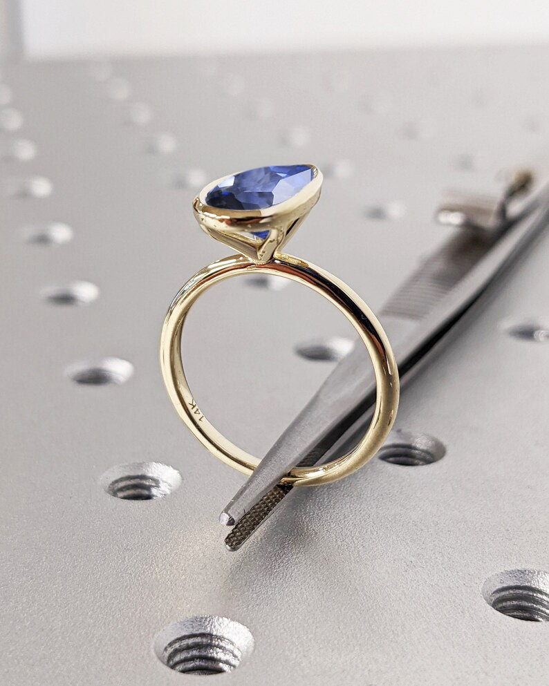 Art Deco Blue Sapphire Engagement Ring For Her - Vintage Sapphire Promise Ring - Solid Gold - September Birthstone - Bezel Set - Minimalist