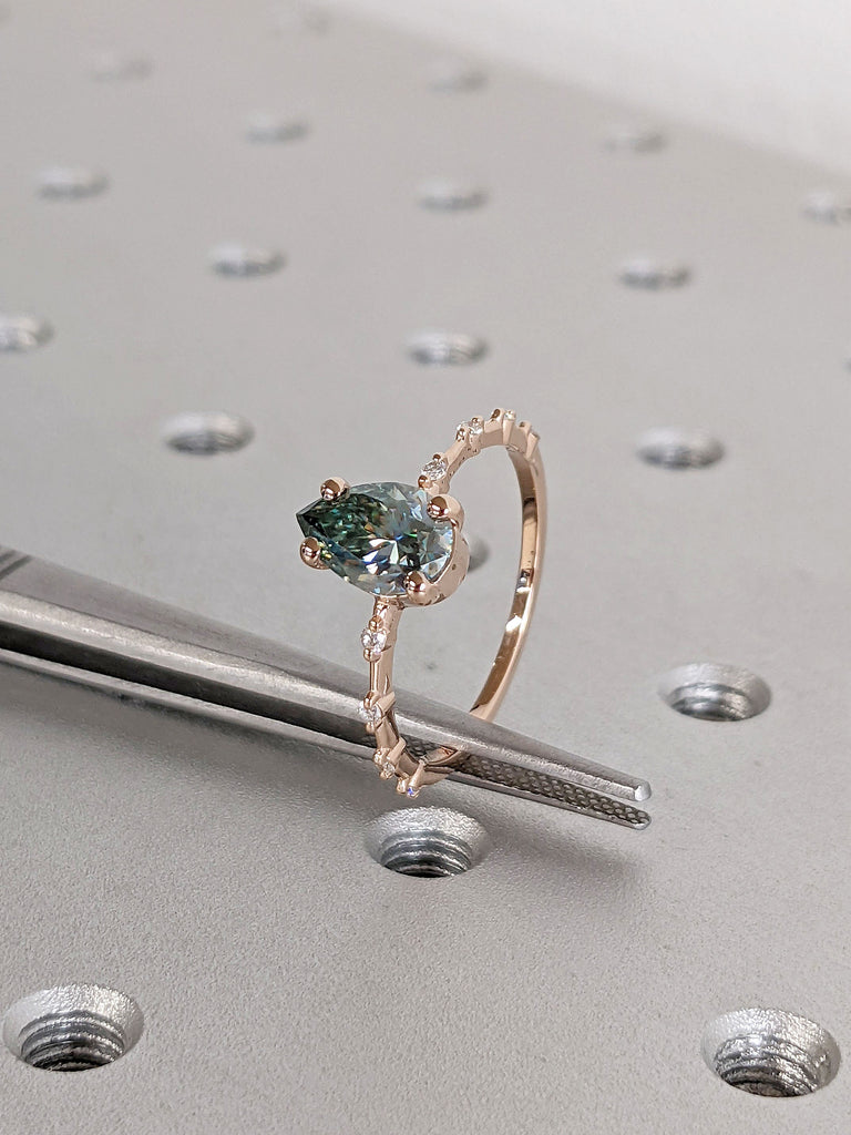 Art Deco Green Moissanite Rose Gold Wedding Anniversary Ring for Her | Round Diamond Thin Gold Band | Alternative Trendy Bridal Jewelry