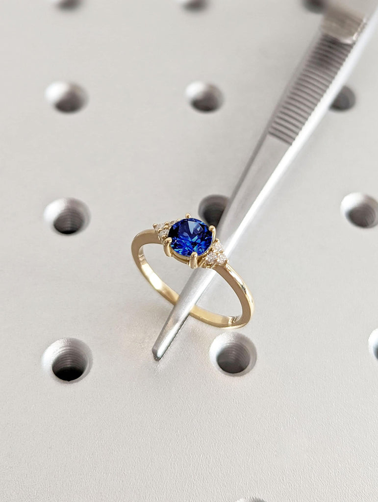 Art Deco Round cut Lab Sapphire Diamond Moissanite Cluster Women Engagement Cocktail Ring Solid Yellow Gold Band