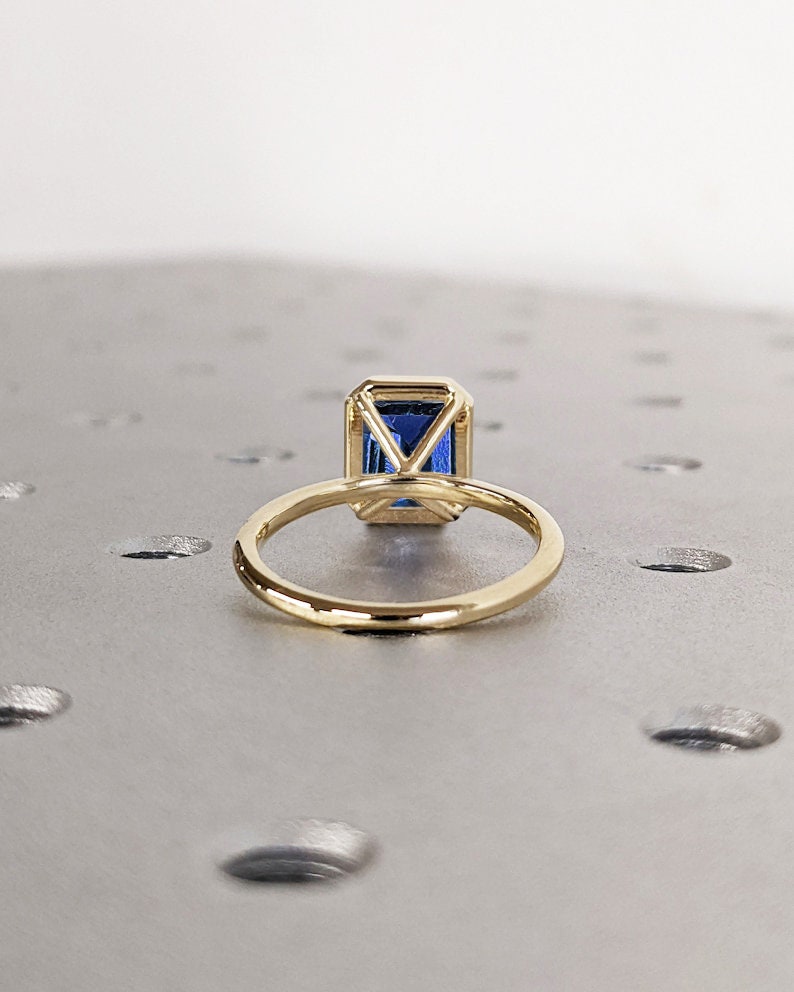 Art Deco Blue Sapphire Engagement Ring For Her - Vintage Sapphire Promise Ring - Solid Gold - September Birthstone - Bezel Set - Minimalist