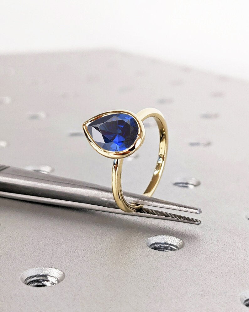 Art Deco Blue Sapphire Engagement Ring For Her - Vintage Sapphire Promise Ring - Solid Gold - September Birthstone - Bezel Set - Minimalist