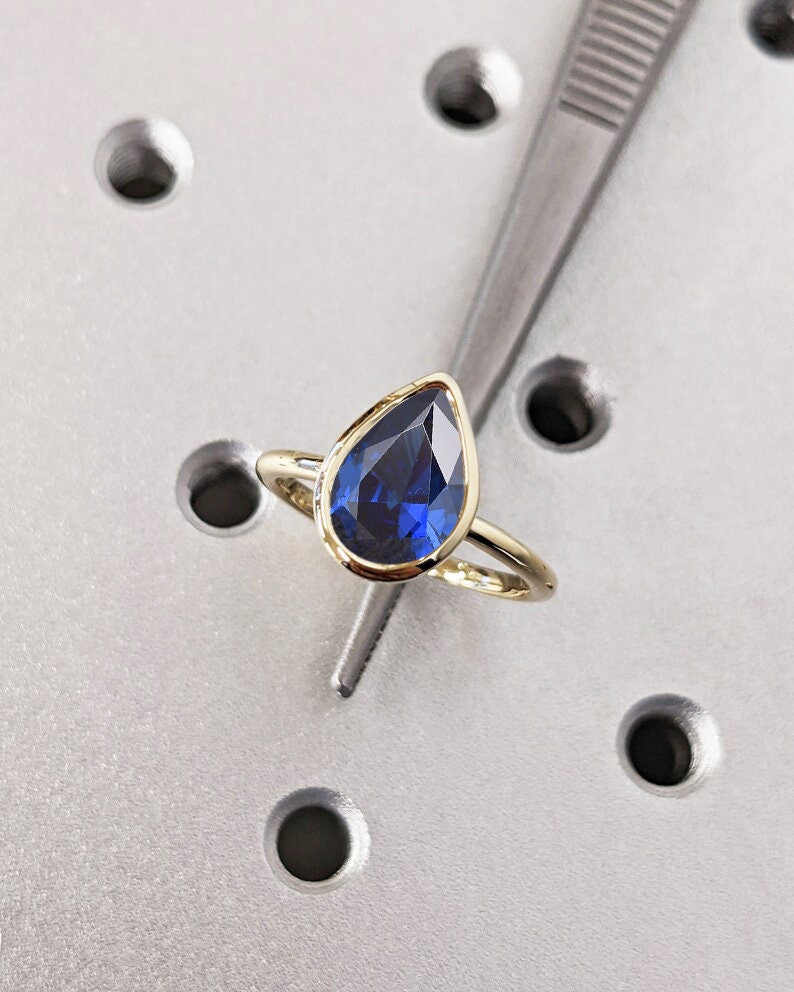 Art Deco Blue Sapphire Engagement Ring For Her - Vintage Sapphire Promise Ring - Solid Gold - September Birthstone - Bezel Set - Minimalist